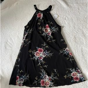 Vanberfia Black Floral Dress